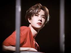 "어쩌다 거기 갇혔어요?"