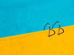 수영장 오필리아 1화