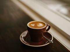 그 날에는 비가 내렸다.