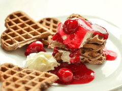 10년 전에 본 소설 악역 시녀한테 빙의한 주인공