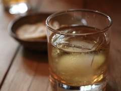 성 산업으로 자꾸만 미끄러지는 '젊은 여자의 몸'