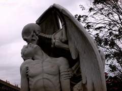 苦痛의桎梏에서 救援하소서