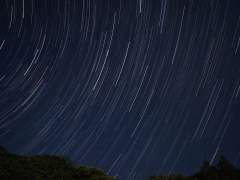 태양은 고개를 들어 천왕성을 비추었다.