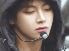 가면속의 어떤 것 69