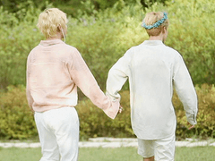 가면속의 어떤 것 70