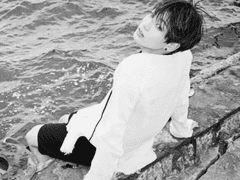 해(가 뜨지 않는 곳에서 그는 회벽처럼 말랐고)