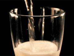 다시 익명으로 날아온,