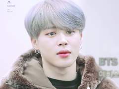 어플에서 만났는데 정국 셔츠에 smart 써져있는거 보고 멘붕 온 지민 보고싶음