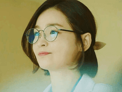 [익준송화] 이어폰을 꽂은 여자