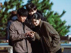 윤평길 다 동갑인 설정으로 학원물 보고싶다