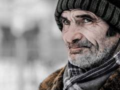 Alt-click the layer mask icon ...