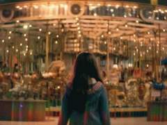 회전목마는 멈추지 않는다