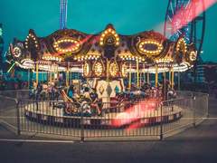 [팬픽] 놀이공원에서 일하는데, 괴물 중에 절반은 연기자가 아니야