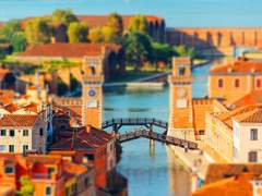 Drag the blur handle ...