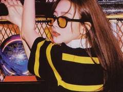 그러나 일방적인 이 마음은 상처였다.