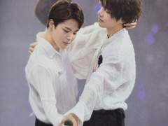 당신의 우주 어딘가에서.