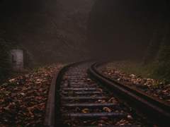 진혼 : 黑中列車 (어둠 속의 열차)