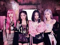 저기 하늘을 봐! 블랙핑크가 나타났어!!