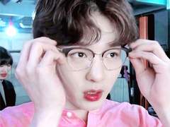 물보라를 일으켜