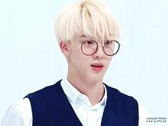 운동장 앞 "라일락 나무에서 만나"