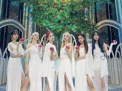 여자친구로 살아가는 두 가지 방법