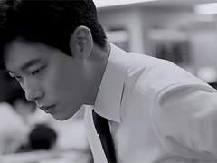 힘껏 눈물을 흘리고 깨어났을 때에는 아침빛이 나의 몸 위로 내리고 있었다.