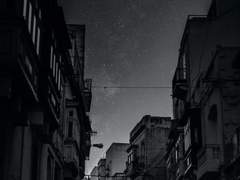 빛에 굶주린 하늘 이하