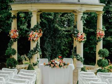 축의금도 모바일로 보내는 시대인데