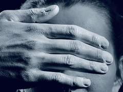 영영 이 눈동자에 빛이 들지 않길.