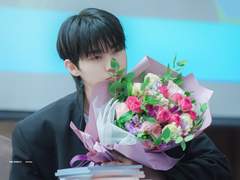 허현준은 봄이 어울려