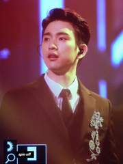 붉은색의 장미와 양귀비중 어떤게 좋아