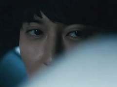 만난 적 없는 색깔이 섞이는 밤이다.