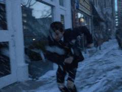 [엄브아카] --에 관하여