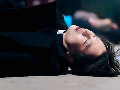 뒤로 물러날 곳은 없고.