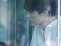 little to no aqua blues