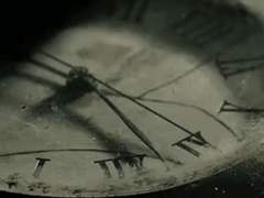 [문장 합작] 시곗바늘 소리는 일정하고.