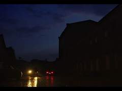 나의 새벽은 온통 푸르던 흑암.