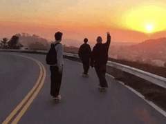 우리는 오렌지 태양 아래