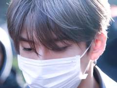 사랑한다, 이 말은 작았다.