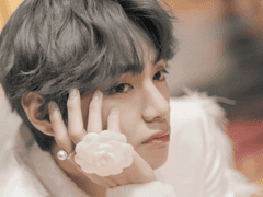 가면속의 어떤 것 77