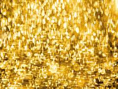 점멸하는 기억 속의 금빛 눈동자