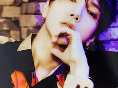 [현예] Under the table