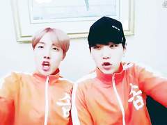 충전을 핑계로 스킨십하는 계략공 연상형.