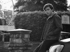 [테디✕레이몬드] Strawberries & Cigarettes