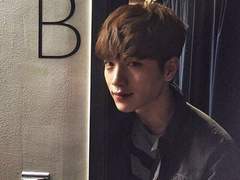 저 여기 있어요, 누나 옆에