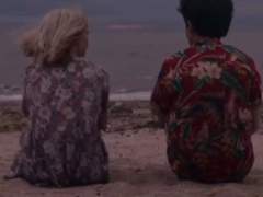 그러나 안개꽃에 둘러쌓인 장미처럼