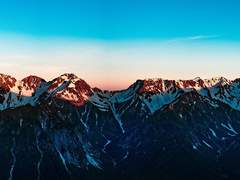 저 용암의 파도 속으로 헤엄쳐 가리