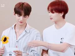 [윤홍] 목이 긴 지수