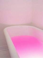 낯설면서도 익숙한