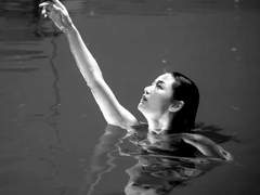 깊은 바닷 속 작은 인어의 욕심.